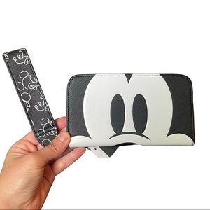Disney Mickey Mouse Tech Wallet